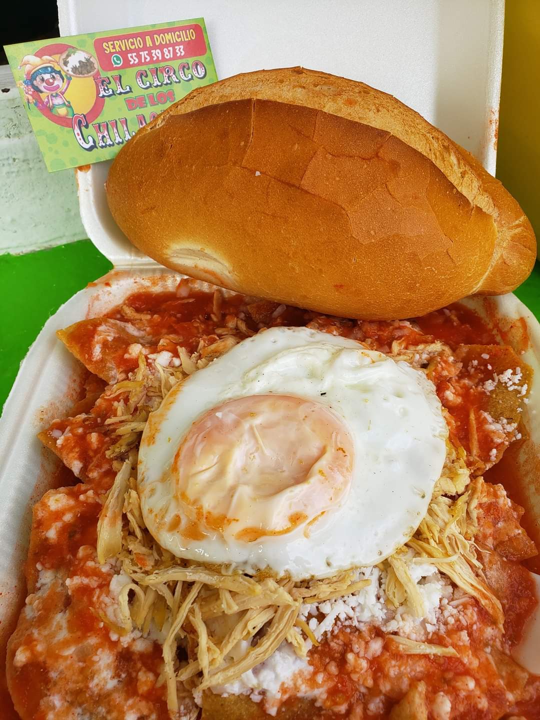 Enchiladas Bomba de Huevo y Pollo