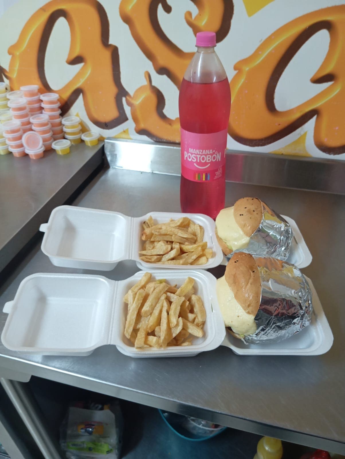 2 Hamburguesa De Res +Papas Francesas +Gaseosa 1.5