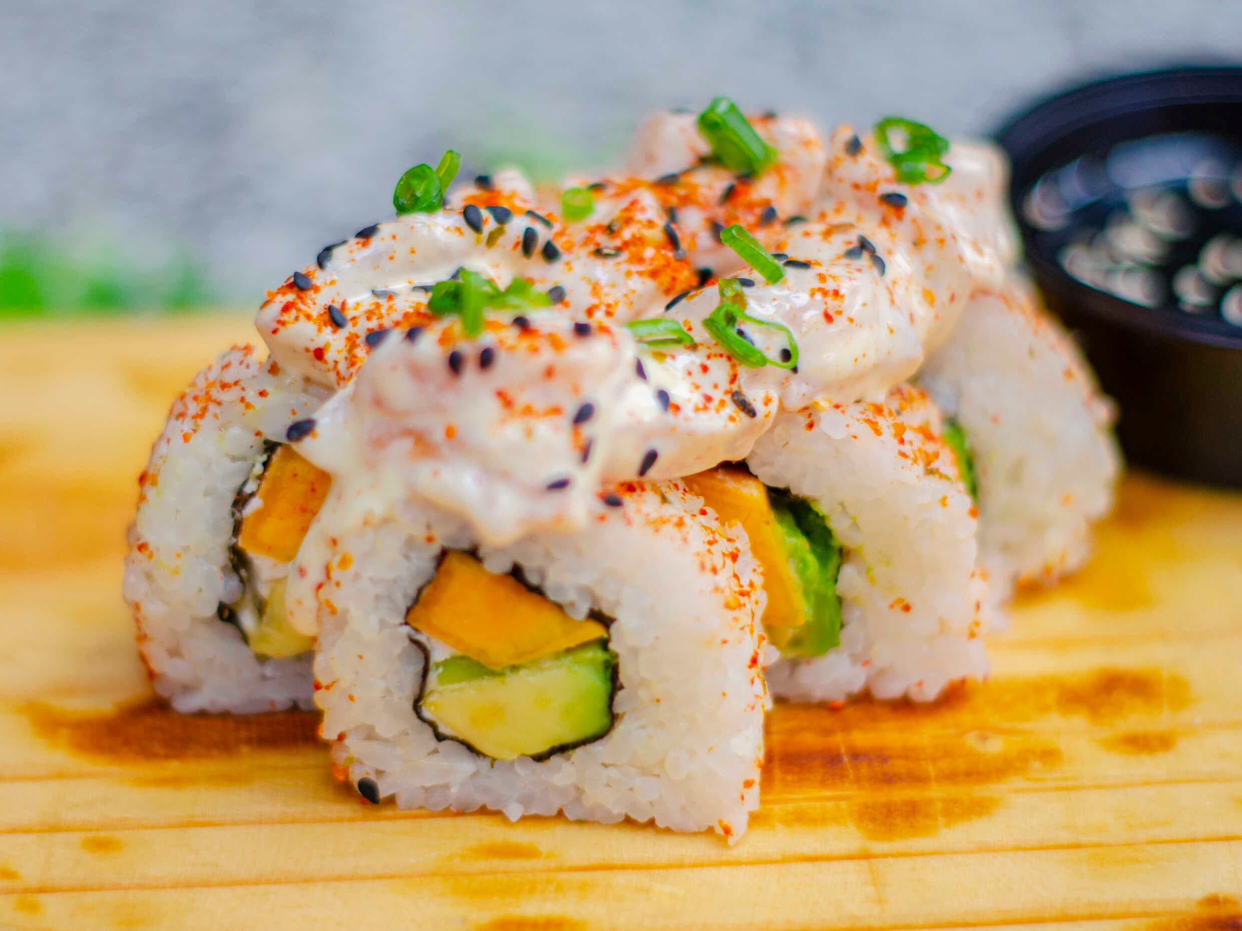Maki Acevichado más Gaseosa