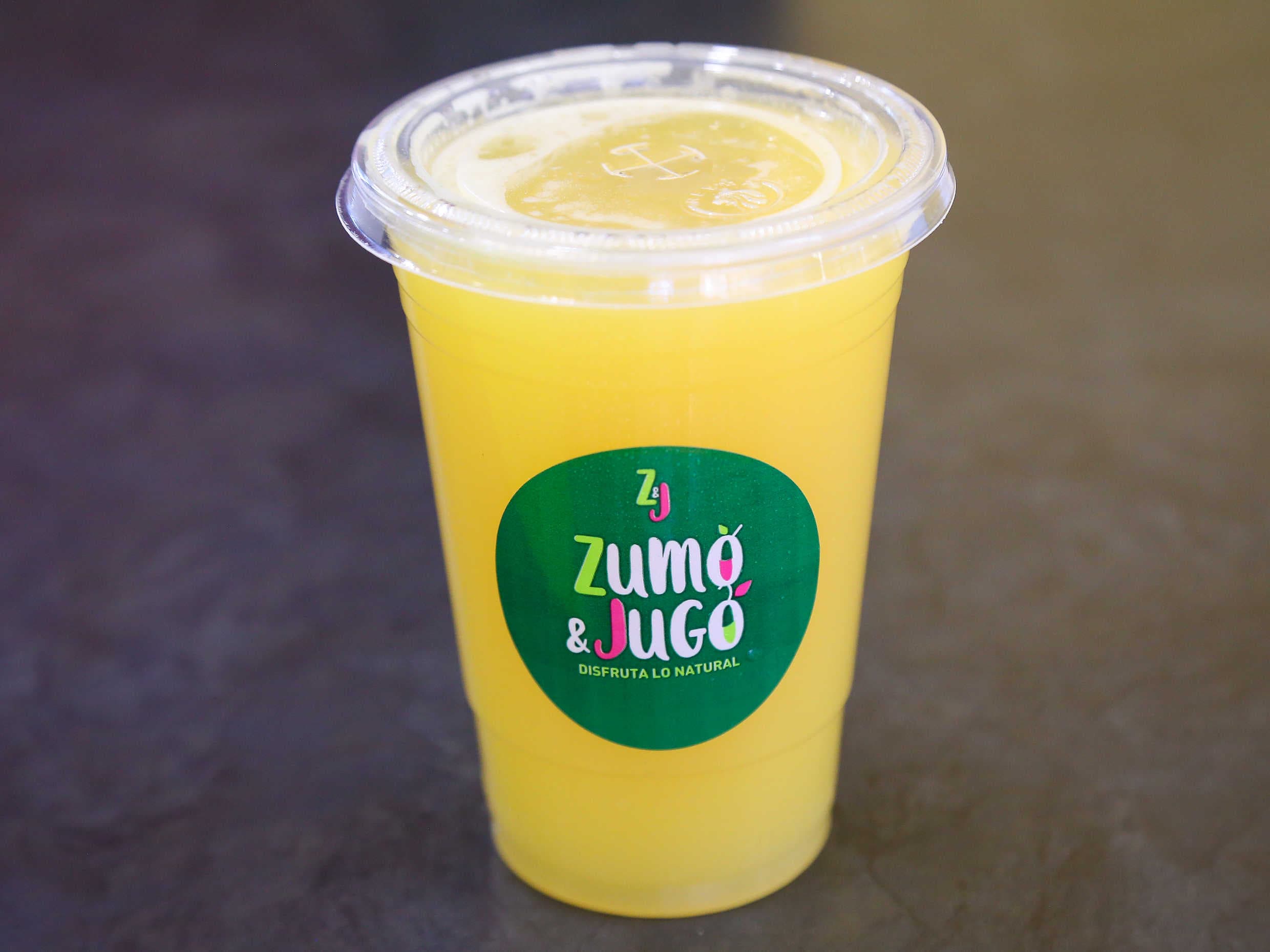 Fresa, Piña y Naranja 20 Oz