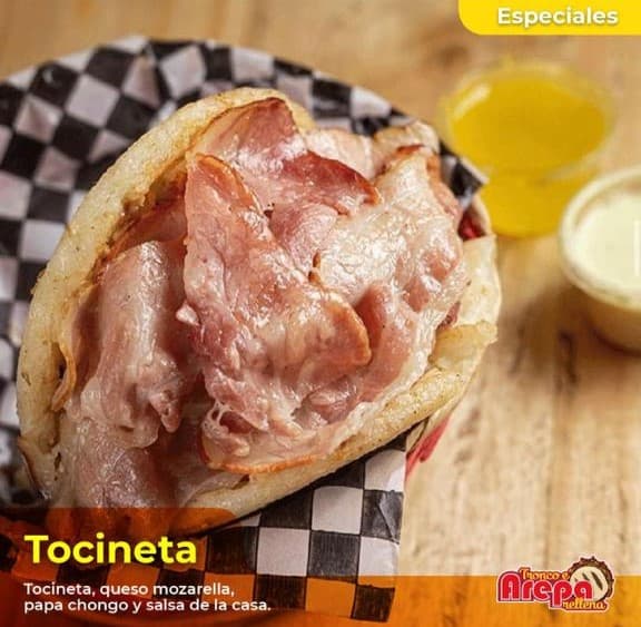 Arepa de Tocineta