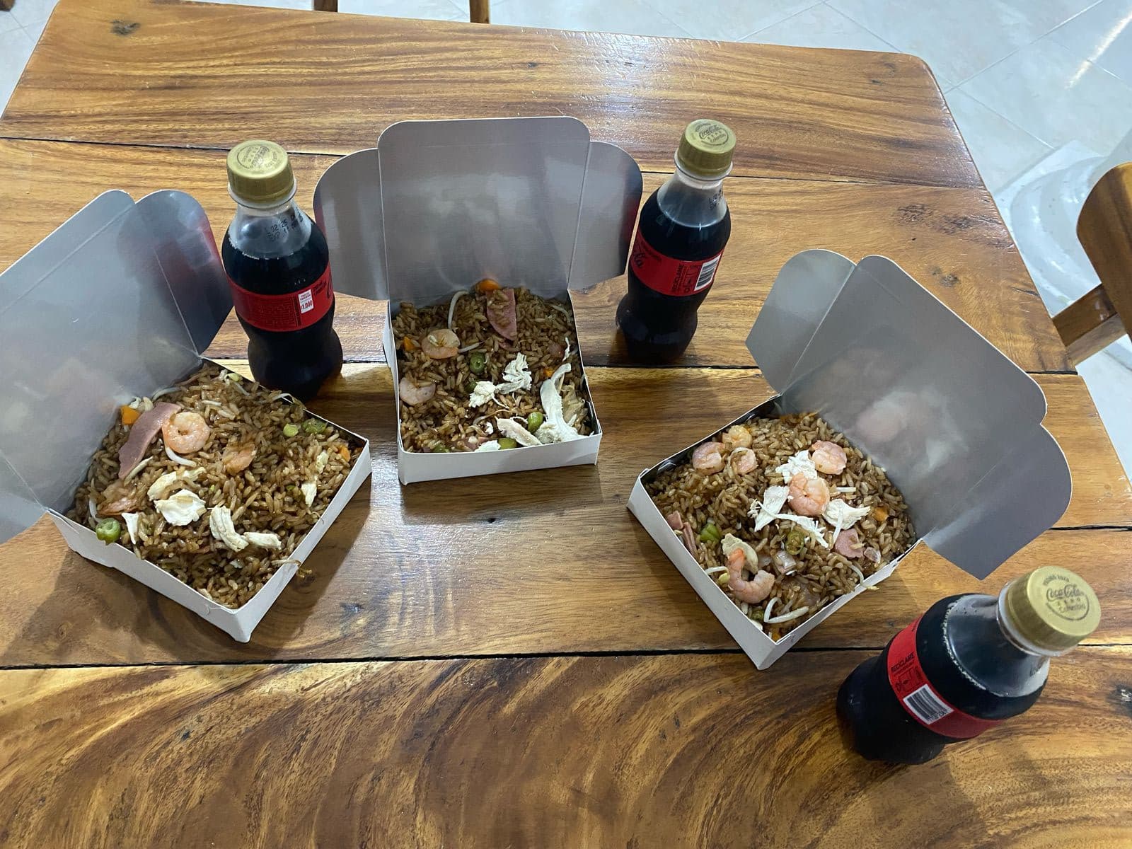 Combo Tres Cajas Arroz Chino Per con Tres Gaseosas