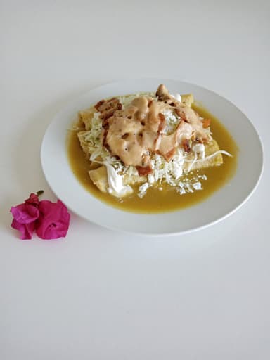 Enchiladas con Bistec+Coca-Cola+Gelatina 🍽️