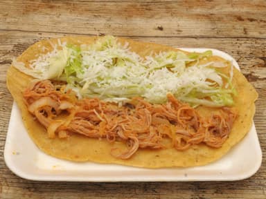 Combo Gordita chicharron + quesadilla de tinga