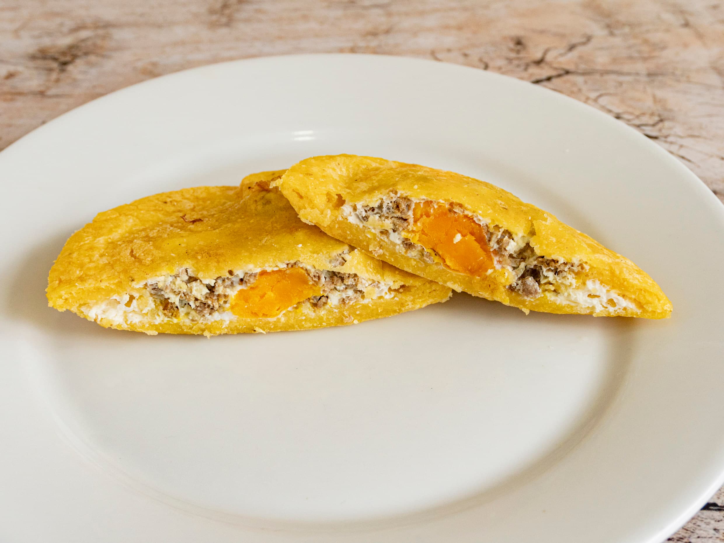 Arepa de Huevo con Pollo