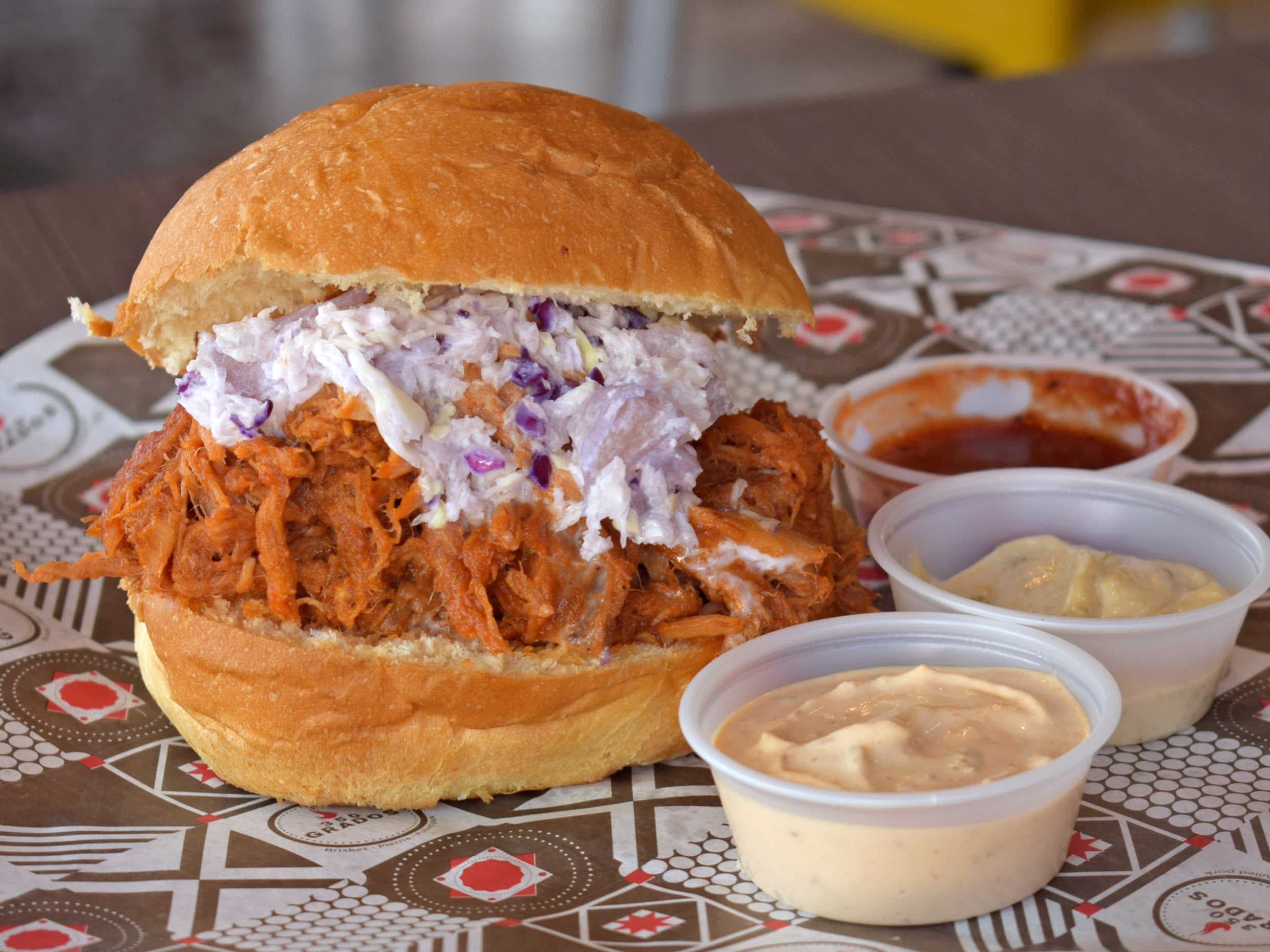 SANDWICH DE PULLED PORK