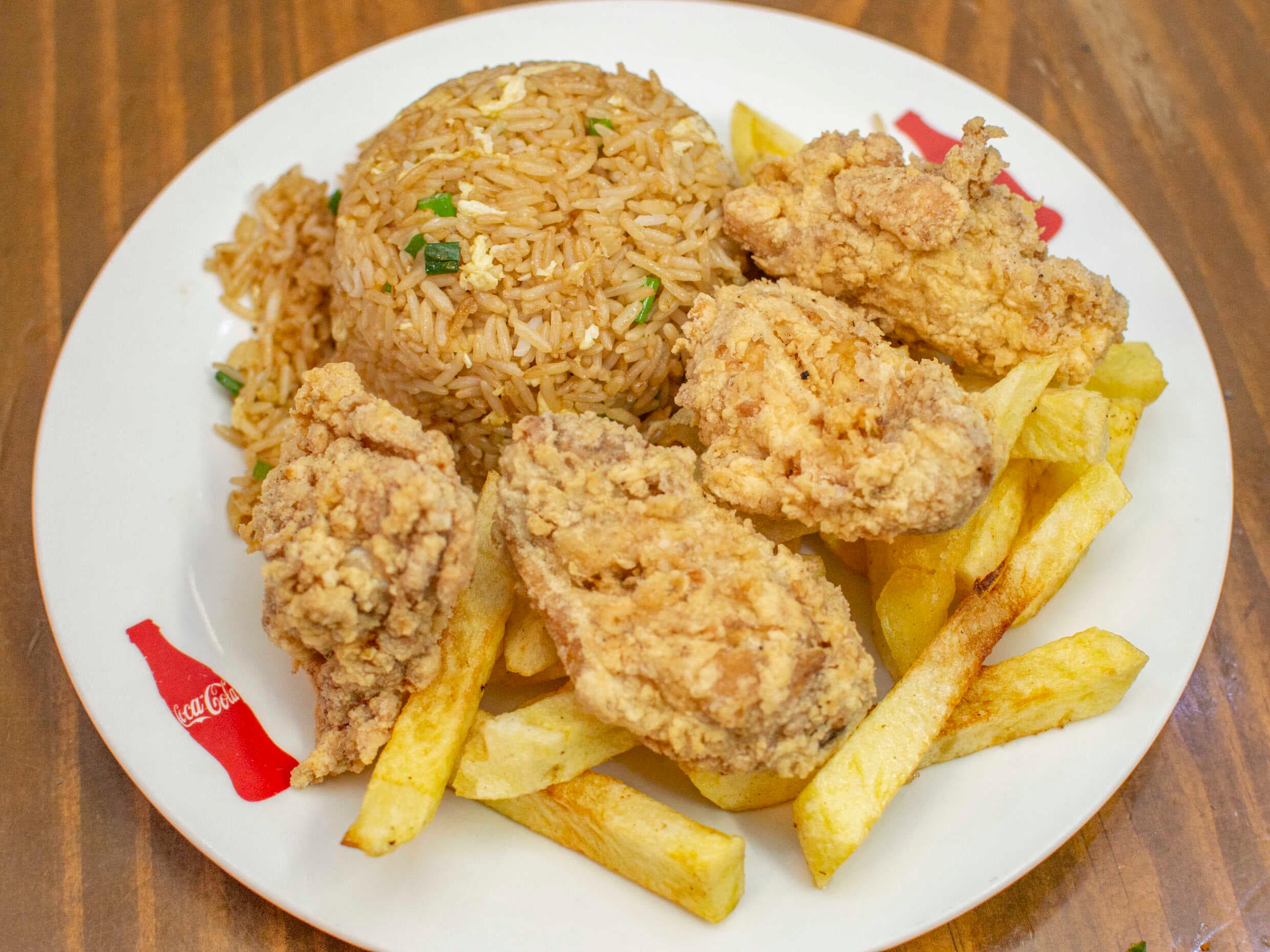 Pollo Frito con papas fritas