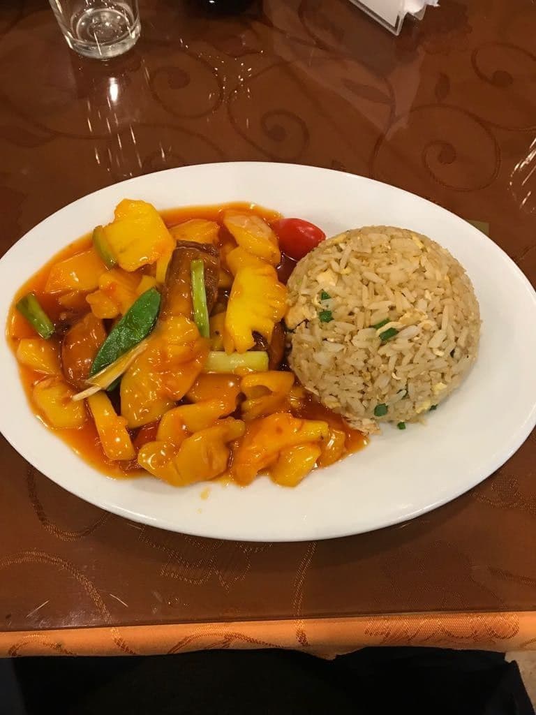 Pollo con Piña y Chaufa