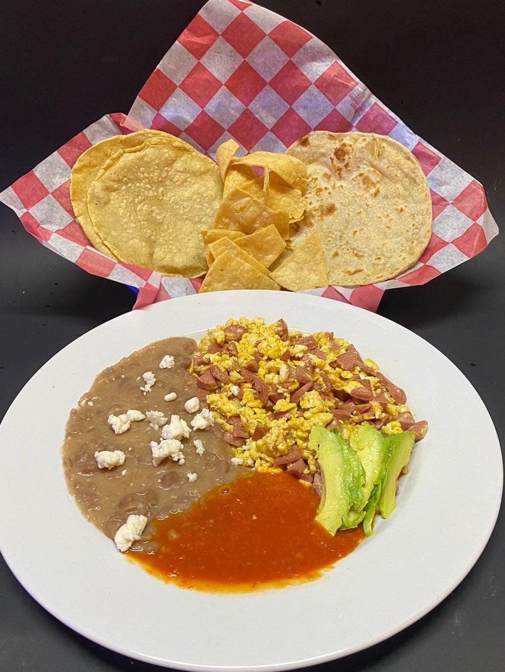 Huevos con Salchicha