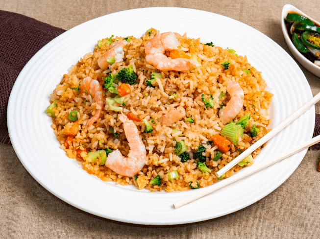 Chow Fan Arroz Frito Mixto  Camarón, Pollo y Res