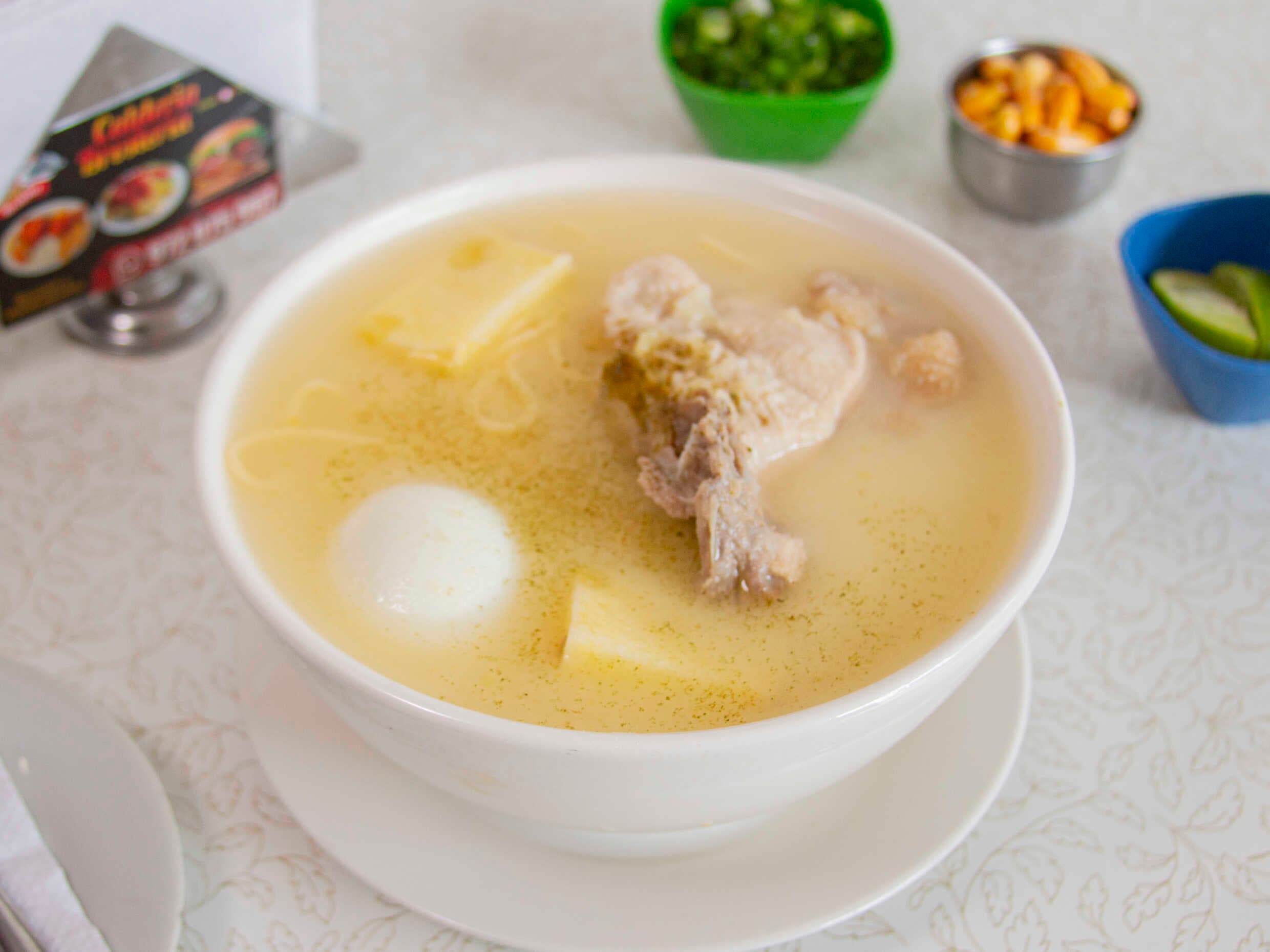 Caldo de Gallina con Presa