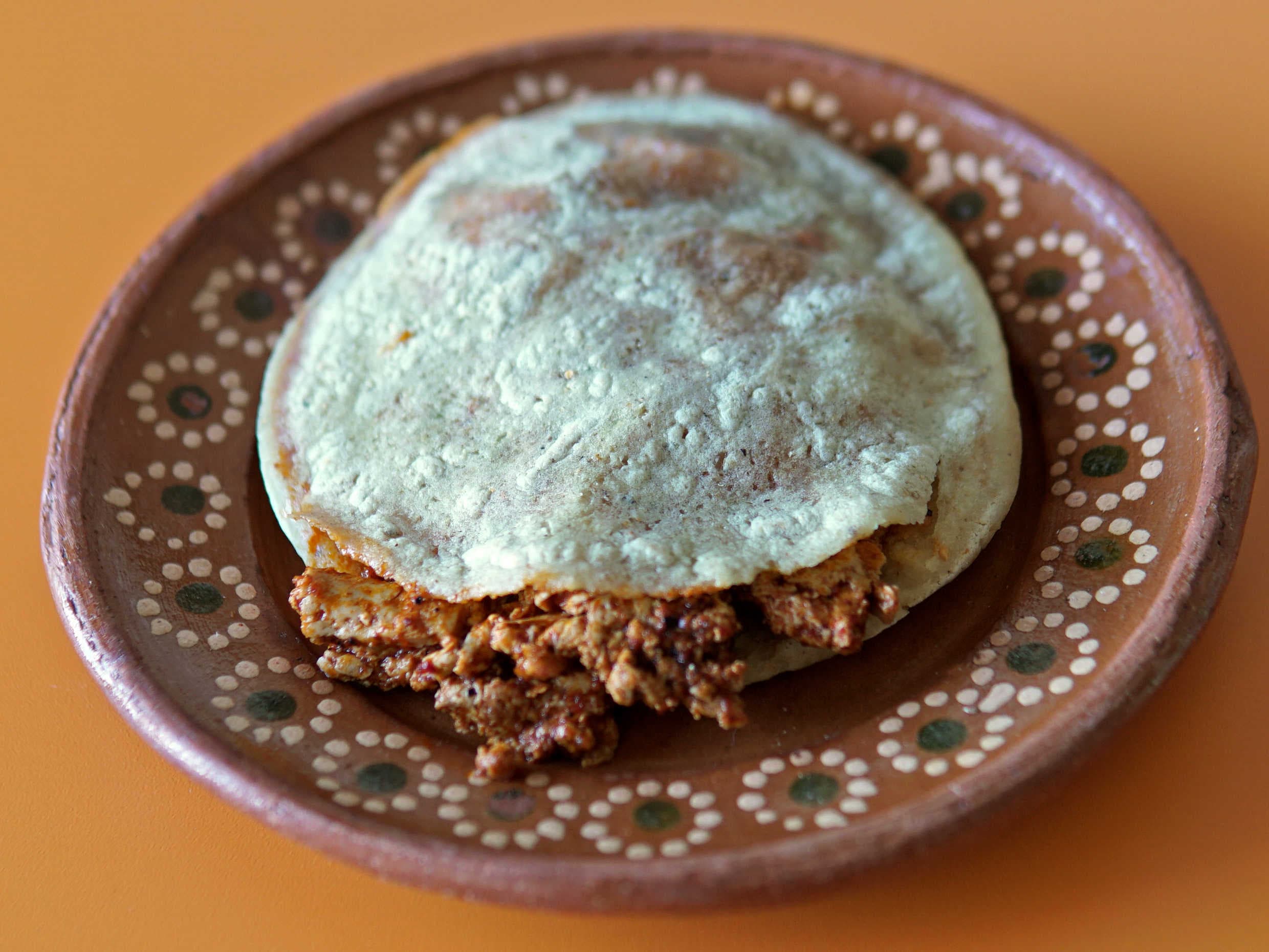 Gordita de Huevo Rojo