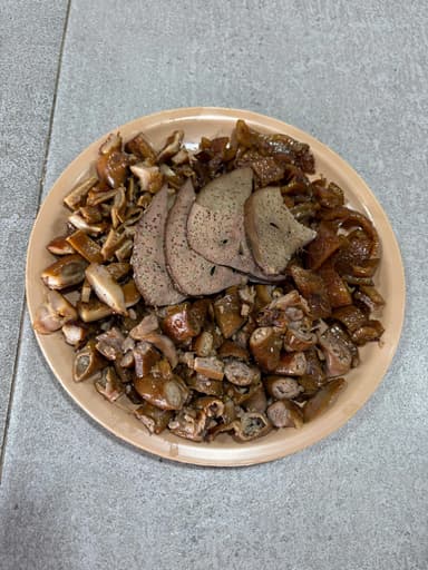 Medio de Carnitas Surtida