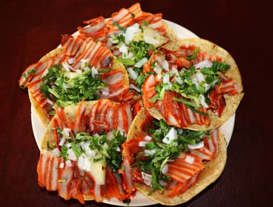 Tacos de pastor con queso en harina