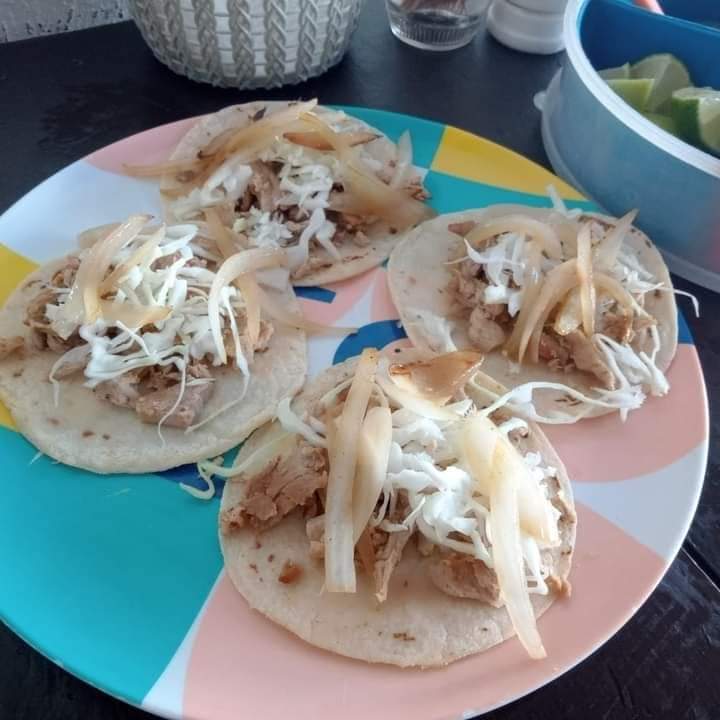 5 Tacos de Maíz +Torta + 2 Bebidas Naturales 500ml