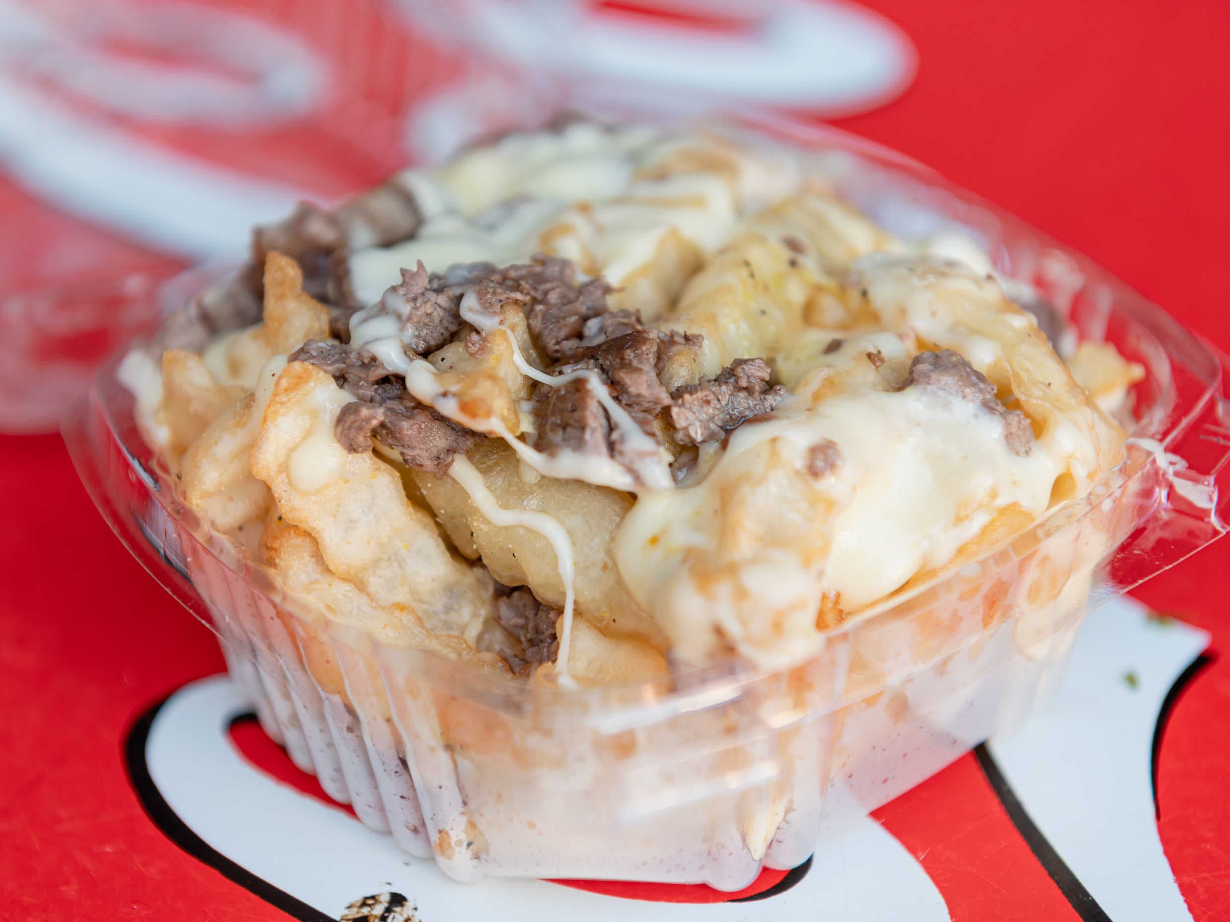 Papas con Queso y Carne Chicas