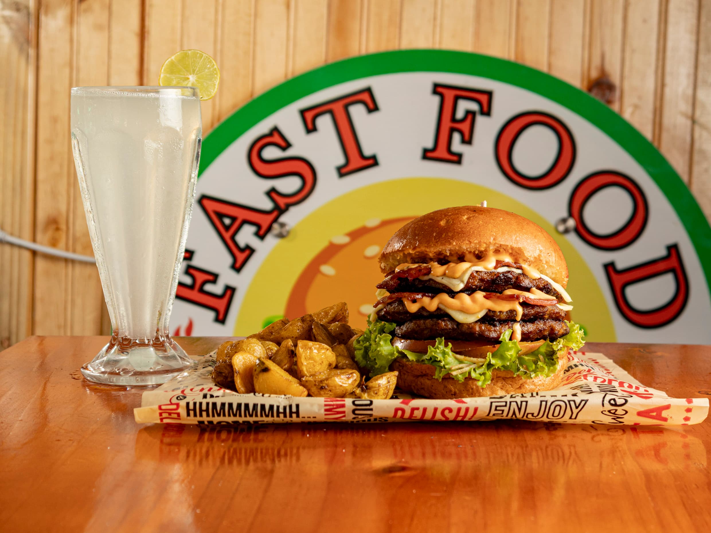 Combo Hamburguesa Monstruosa + limonada + Papa
