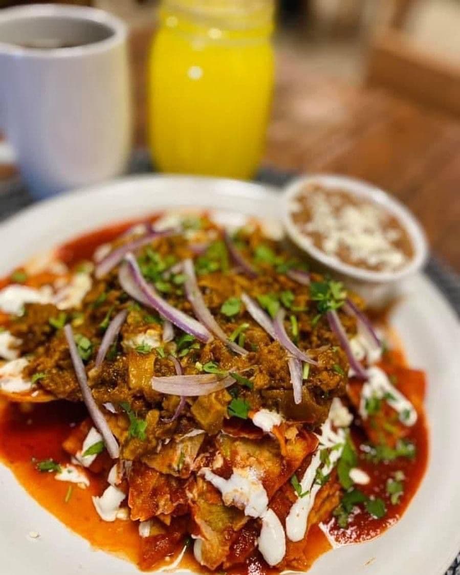 Chilaquiles con Chilorio