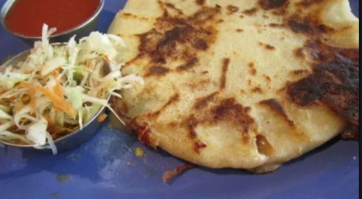 4 Pupusas Mixtas+ Coca Cola 1.5L