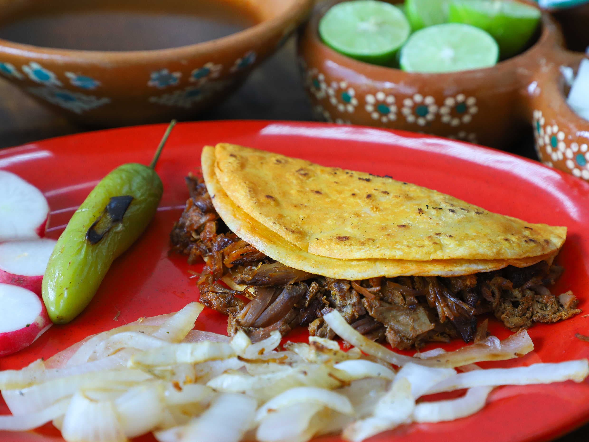 Taco de Birria con Queso