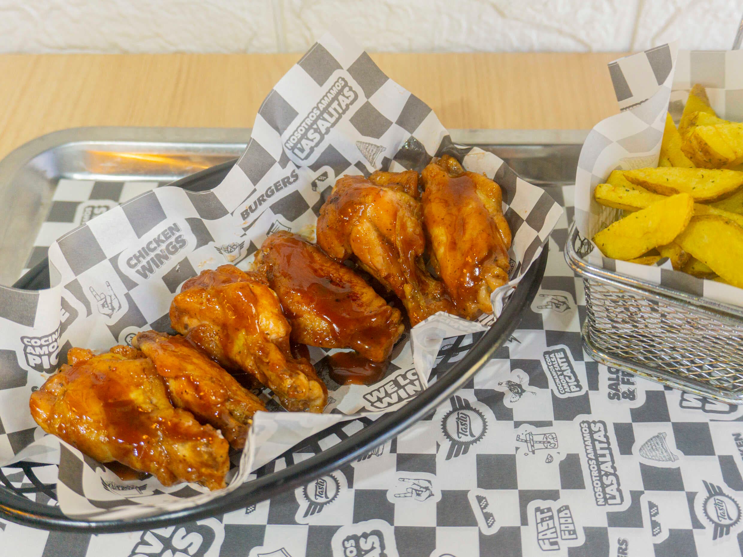 Combo Hot Wings BBQ con Papas Tasty