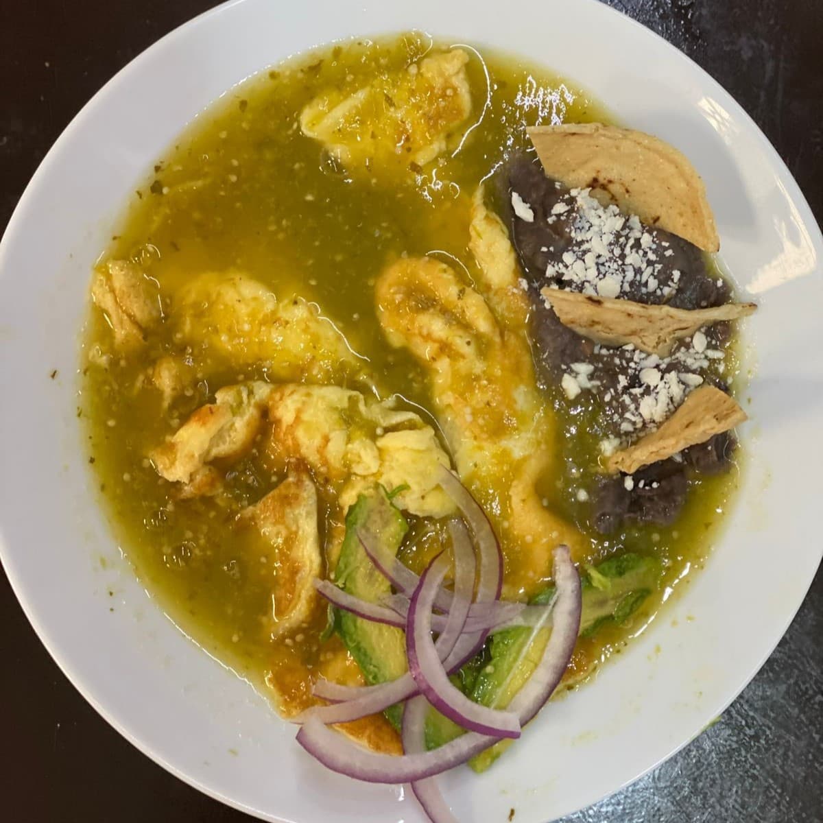 Huevos Revueltos en Salsa Verde