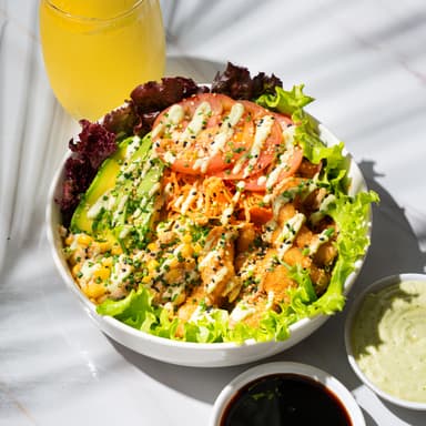 Combo Bowl Ensalada Camarones  + Bebida