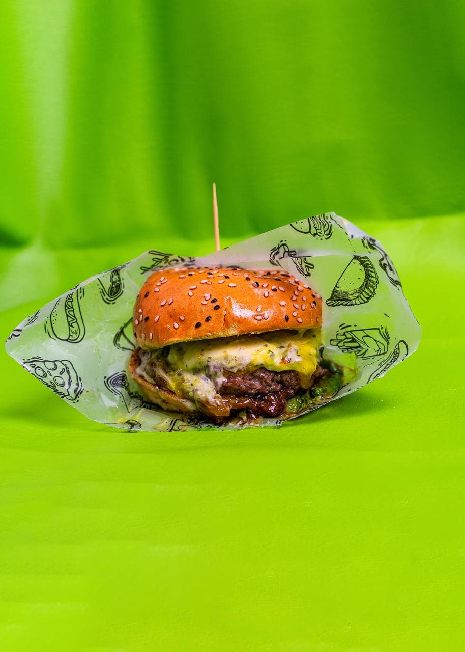 Combo Burger Clasica Estelar + Papas + Bebida