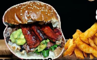 Hamburguesa de chistorra con papas