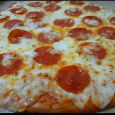 Pizza de Pepperoni Mediana