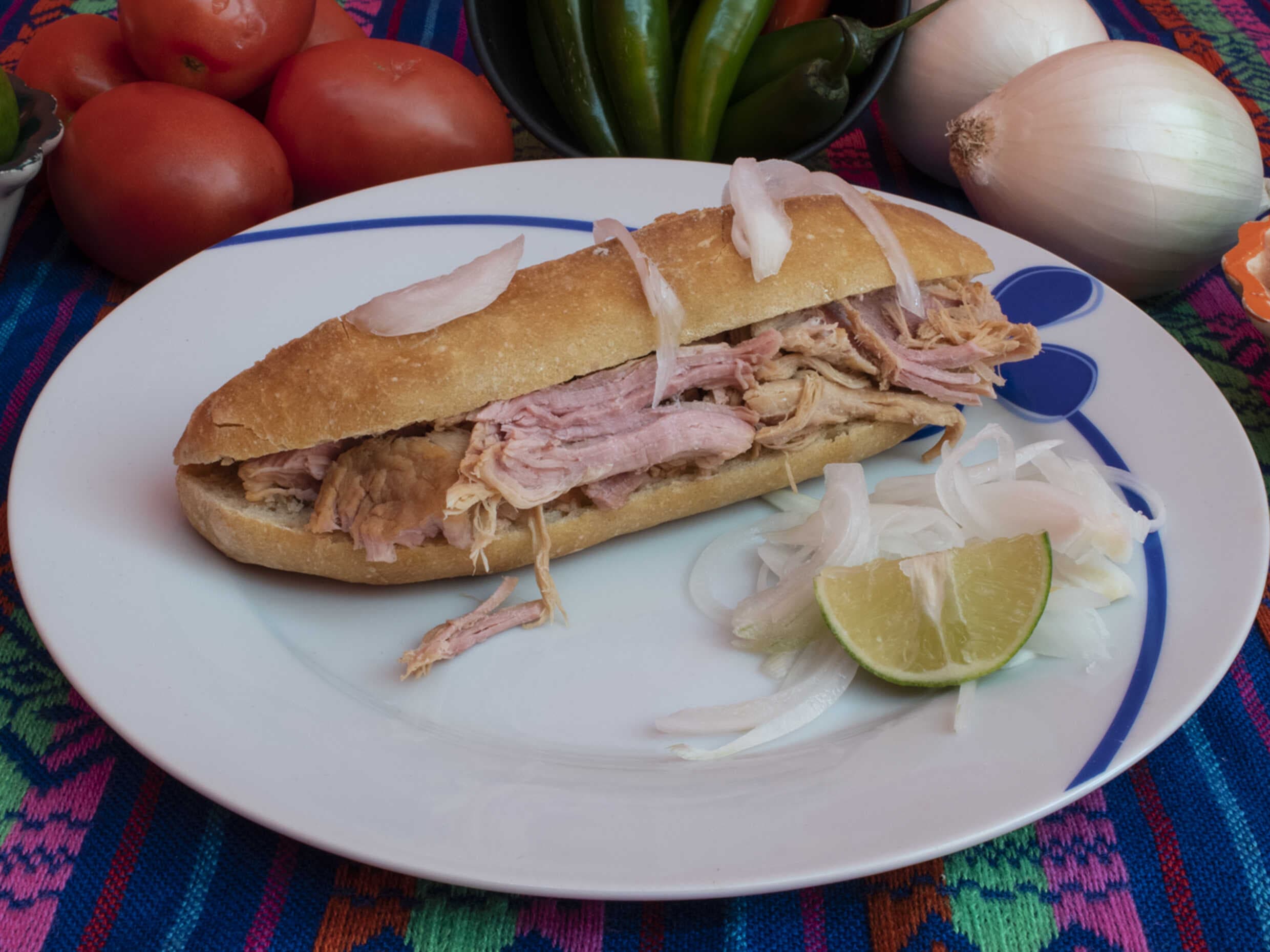 Torta Ahogada de Carnitas