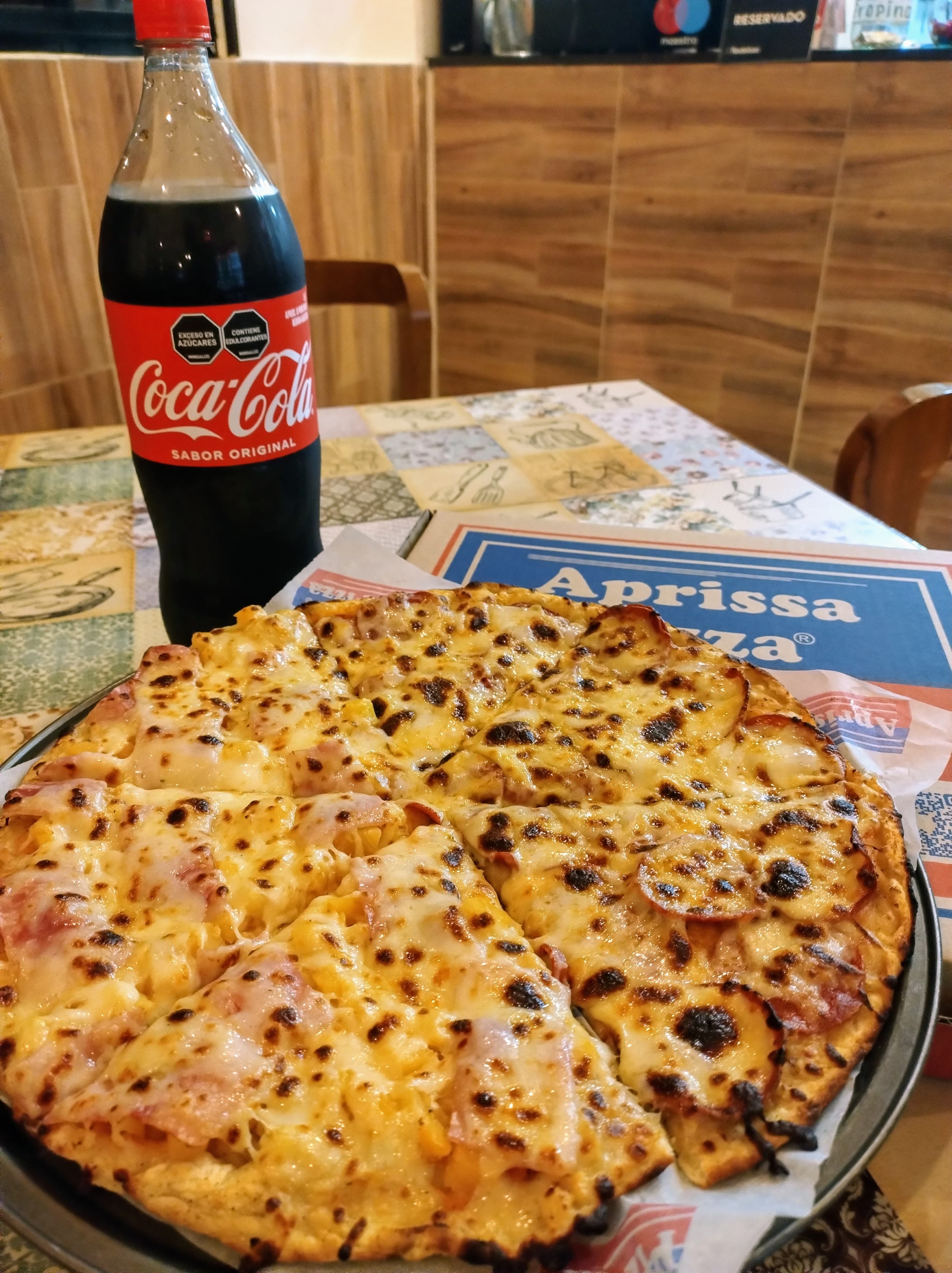 Promo Pizza Mediana X Mitades + Coca Cola 1.5 Lt