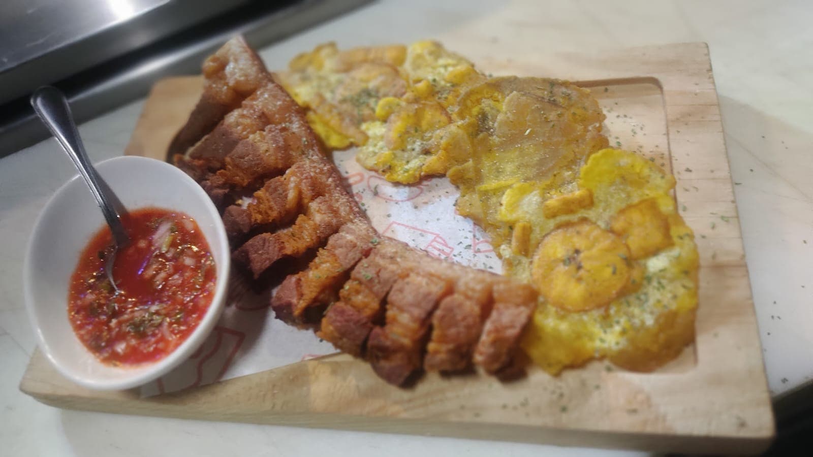 Chicharrón con Patacón