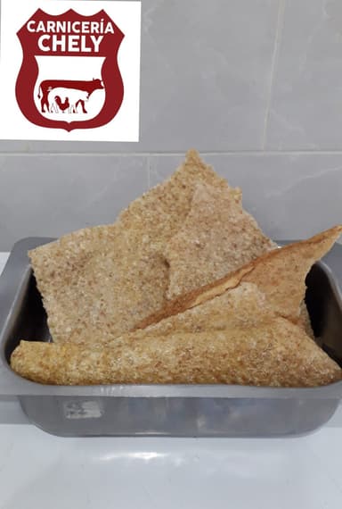 1/4 de chicharrón salsa y chiles