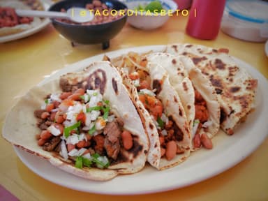 Taco De Chicharrón en Salsa