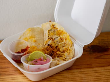 Quesadilla de Cochinita Tortilla de Harina