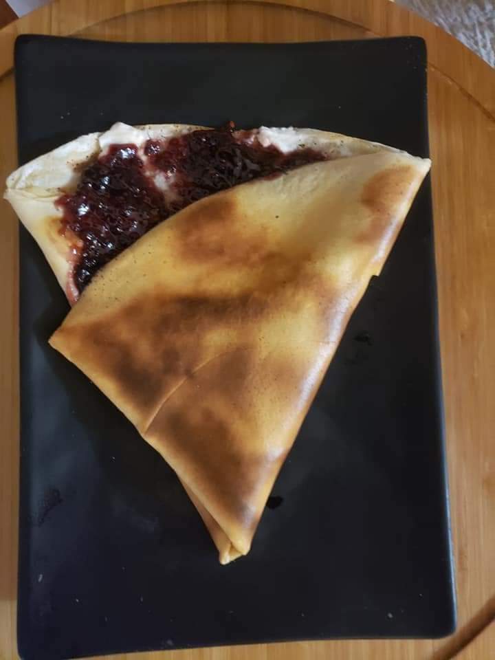 Crepa Philadelphia y Mermelada de Zarzamora