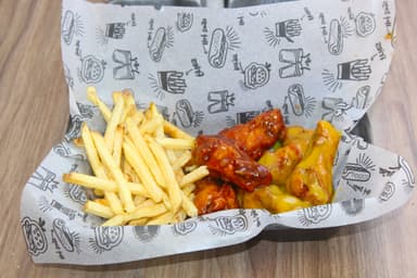 Combo 6 Alitas + Papas a la Francesa
