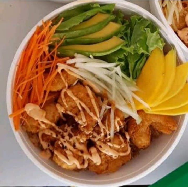 Poke de Camarón Salteado.