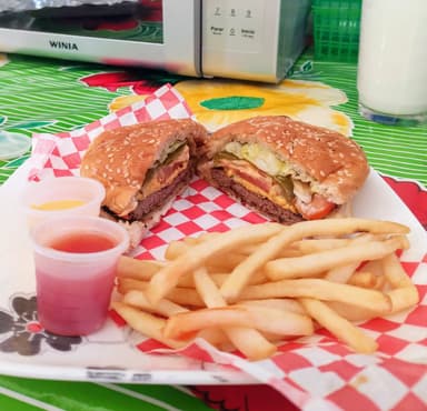 Hamburguesa Clásica con Papas