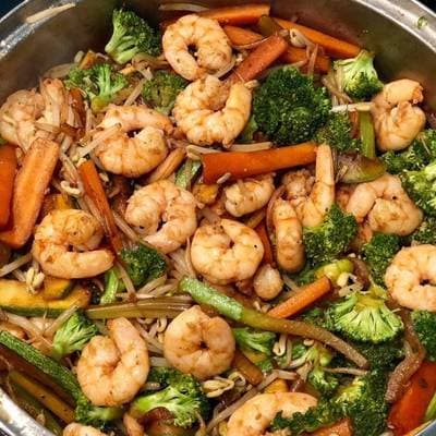 Chop Suey con Pollo y camarón