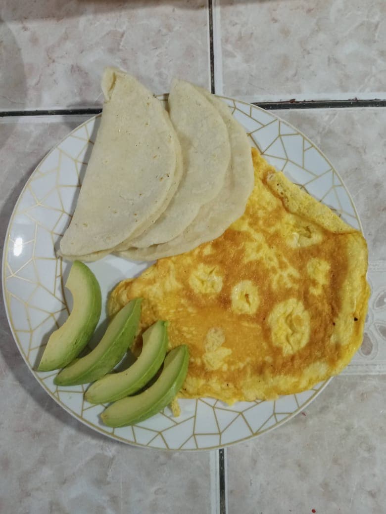 Torta de Huevo y Aguacate