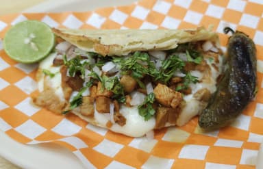 Quesataco con Adobada
