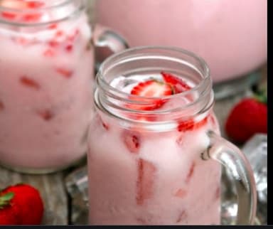 Agua de Horchata de Fresa