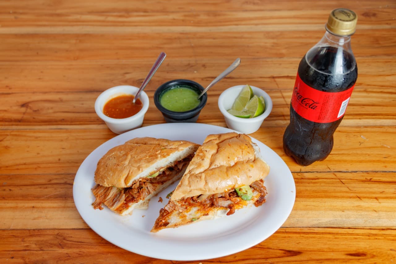 Torta de pastor + Horchata