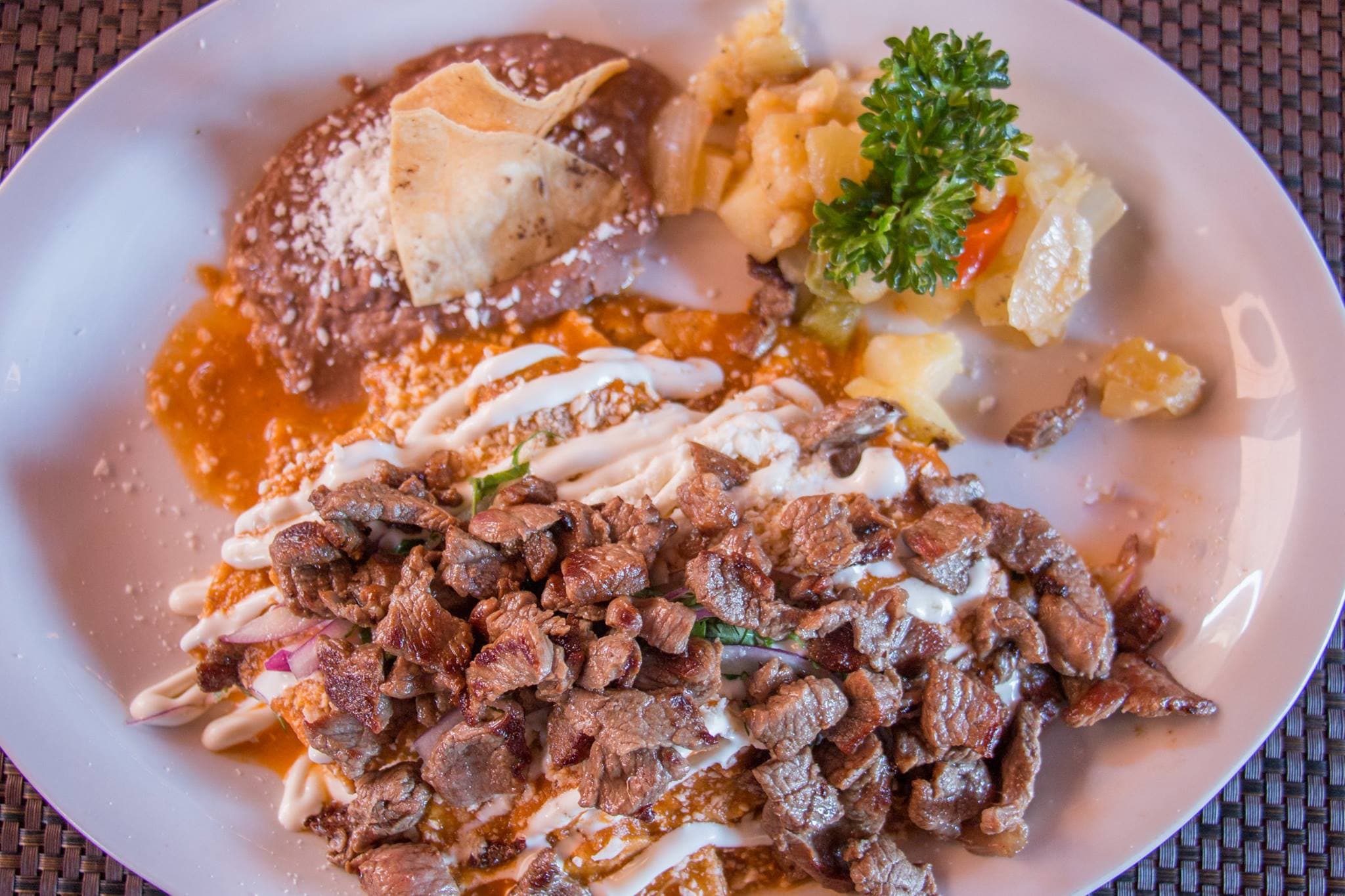 Chilaquiles con Carne Asada