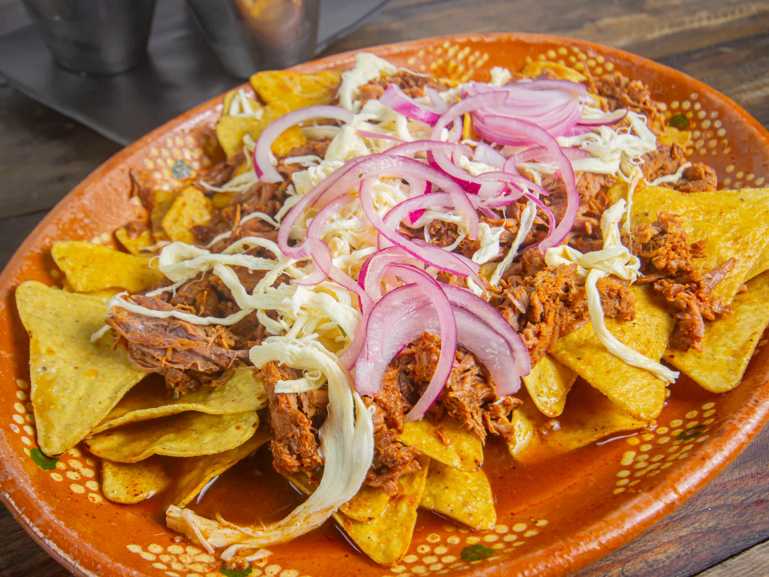 Chilaquiles con birria