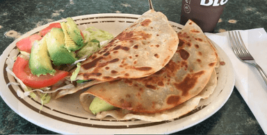 Orden de 3 Quesadillas con deshebrada
