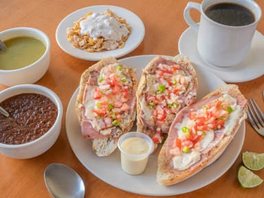 Molletes con Jamón (3 Piezas) Desayunos
