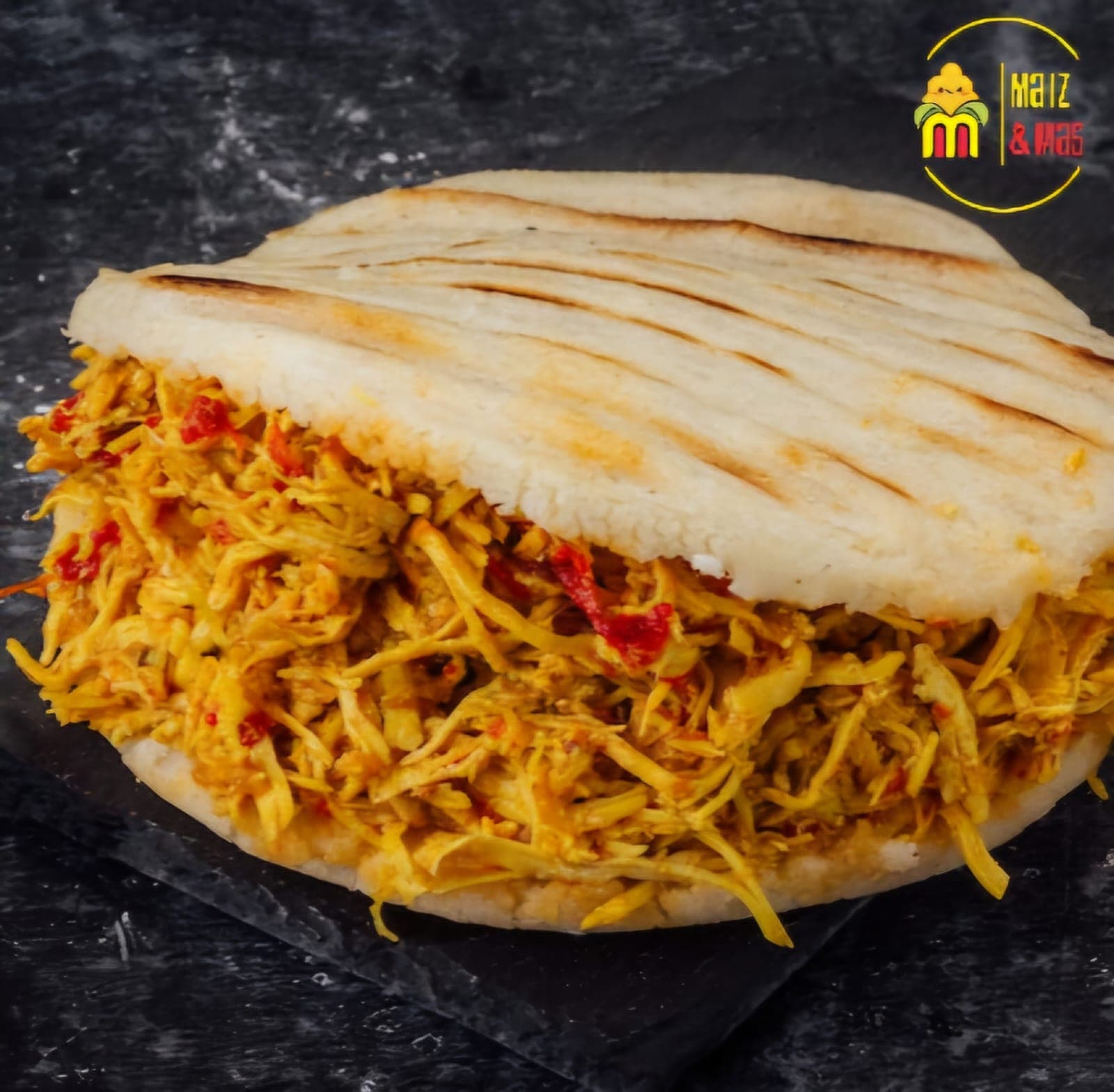 Arepa Mixta de Pollo y Carne